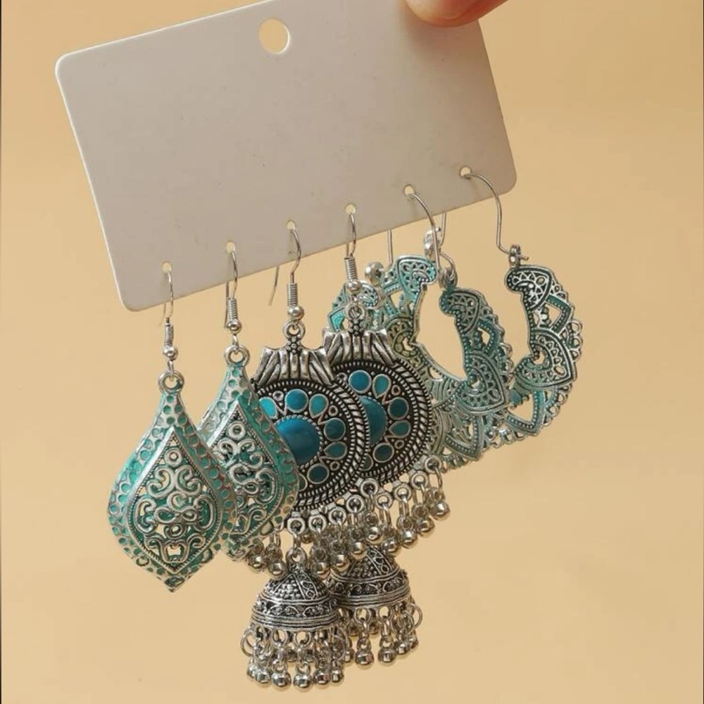 EMERY ROSE 3pairs Hollow Out Jhumka Earrings